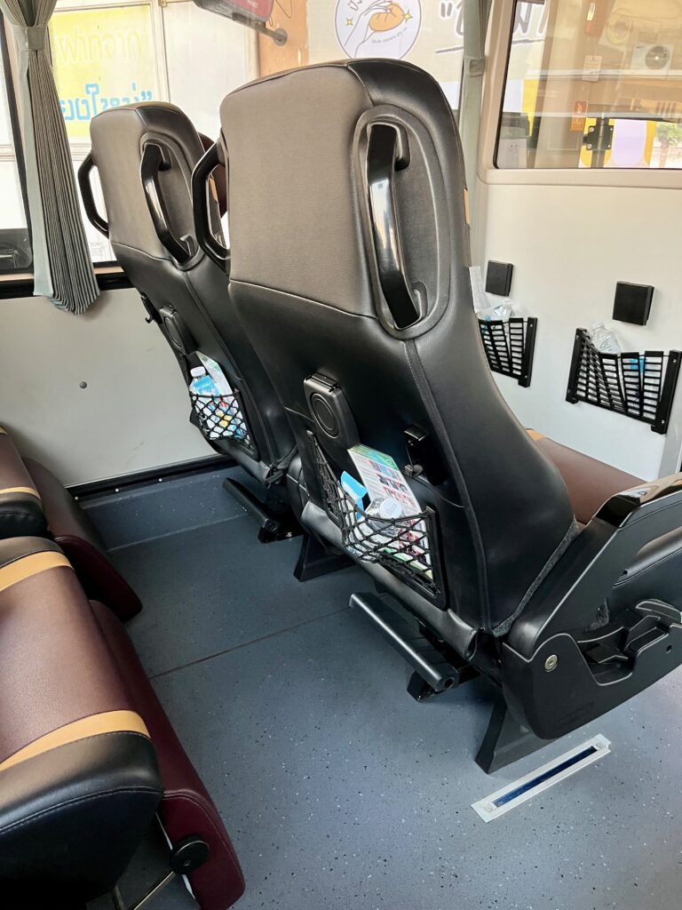 グリーンバスVIPの車内座席の様子