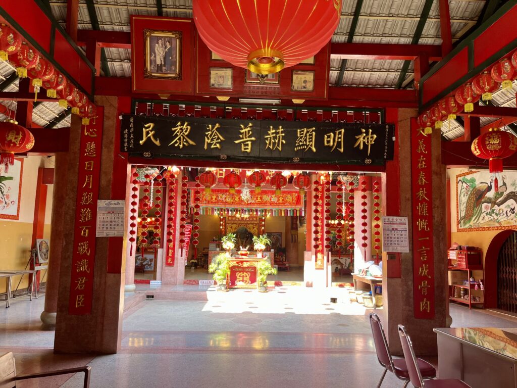 ワロロート市場にある武廟