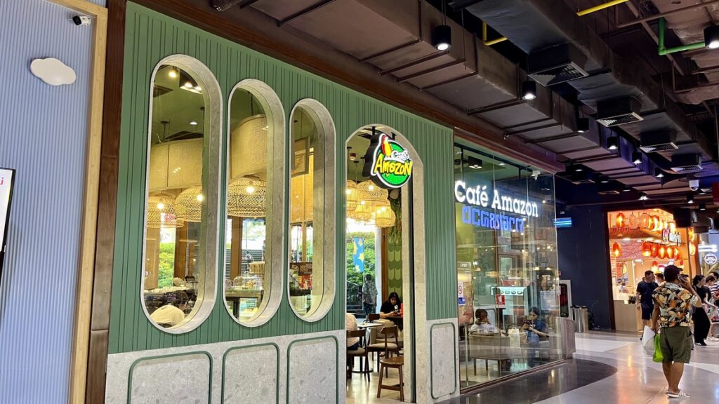 セントラルフェスティバル内のCafe Amazonの店先