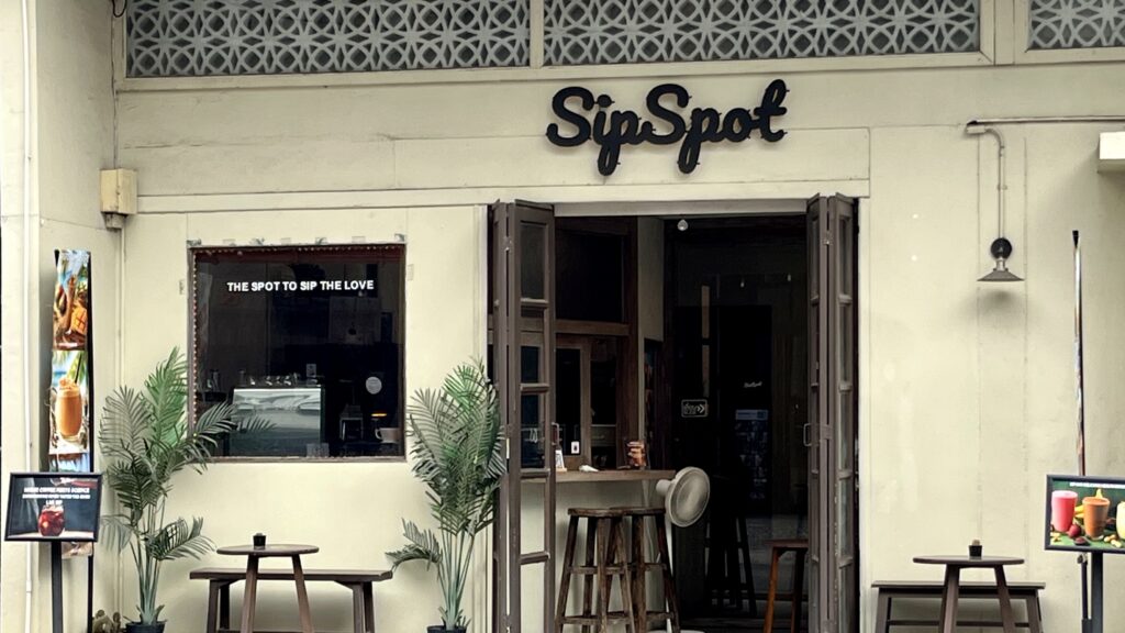 Sip Spotの入り口正面