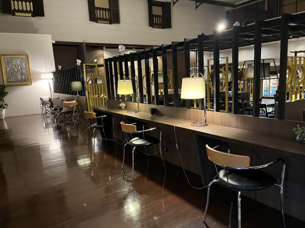 ドンムアン国際空港内のMiracle Lounge（ミラクルラウンジ）の様子