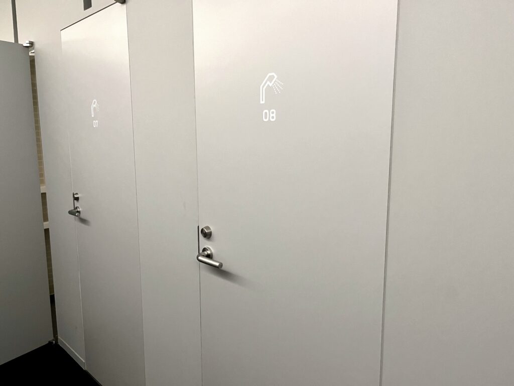 ナインアワーズ成田空港のシャワーエリア