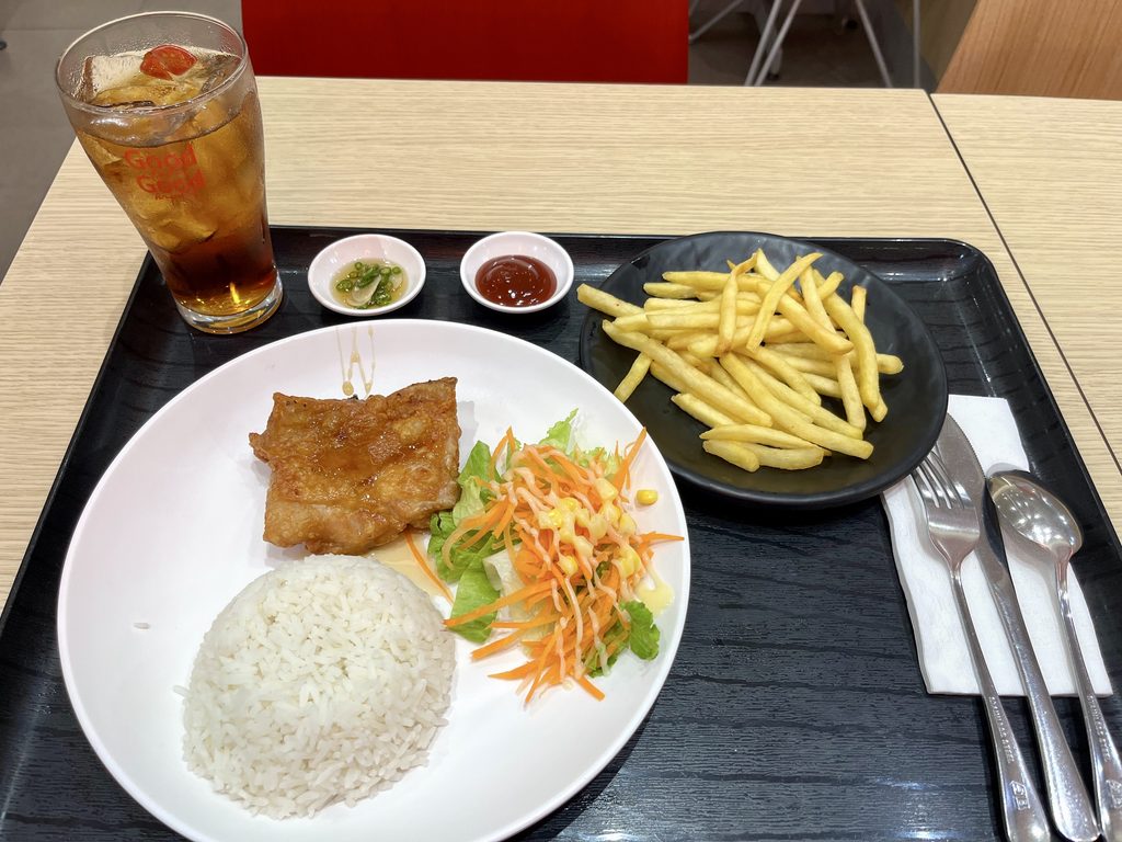 Chester's(チェスターズ)のセットメニュー、ポテトとドリンクが付く